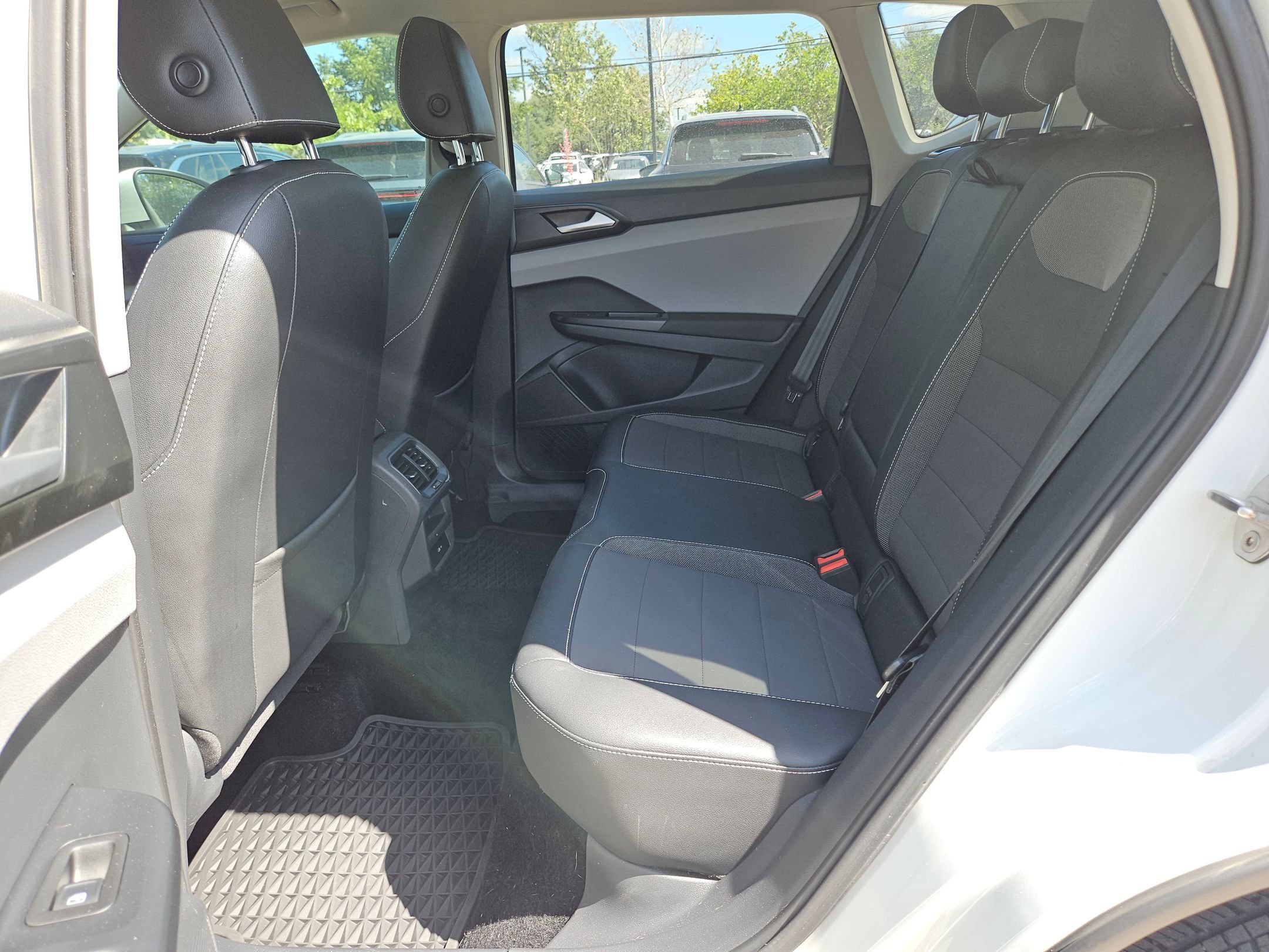 Certified Used 2023 Pure White Volkswagen SE image 15