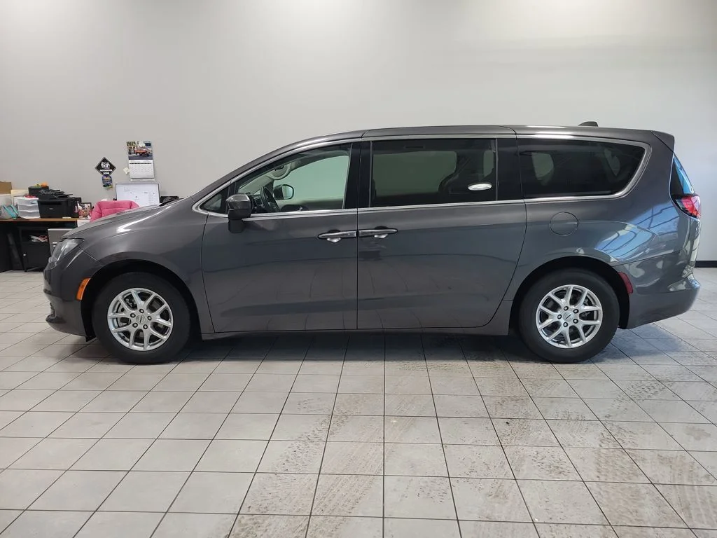 Used 2023 Gray Chrysler LX image 8