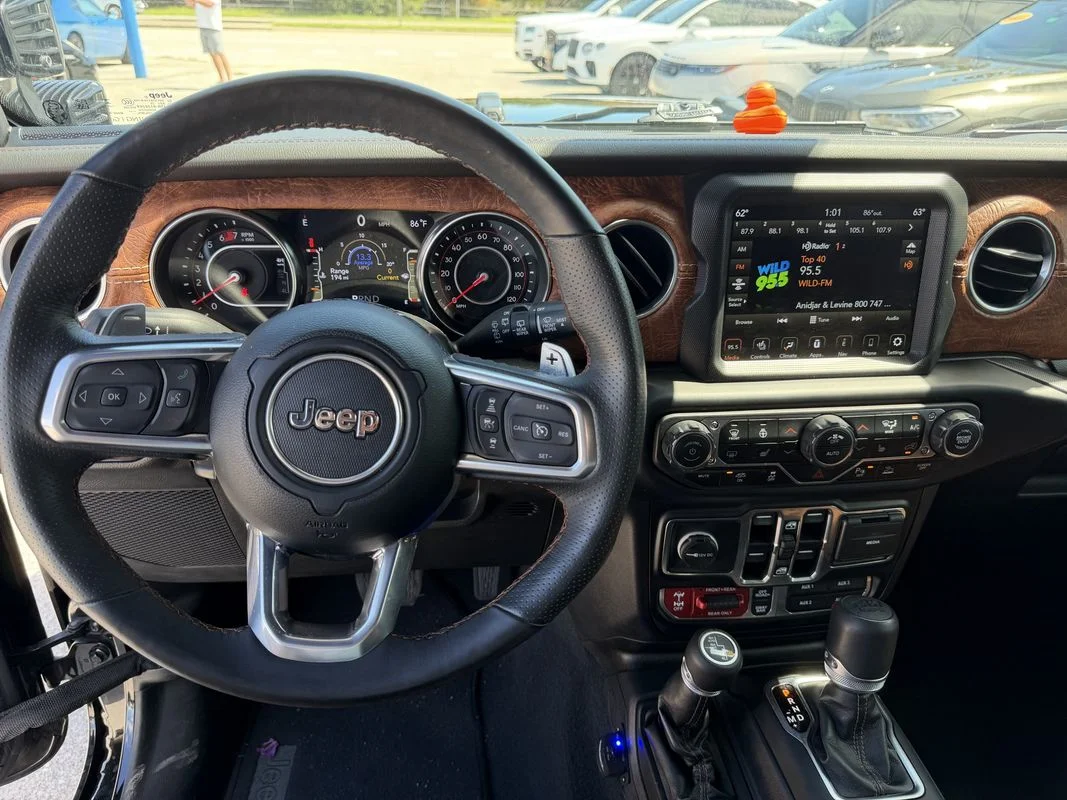 Used 2022  Jeep Rubicon 392 4x4 image 9