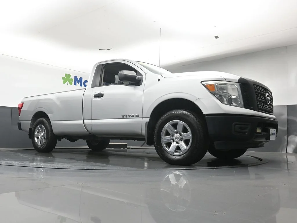 Used 2017 Silver Nissan S image 21