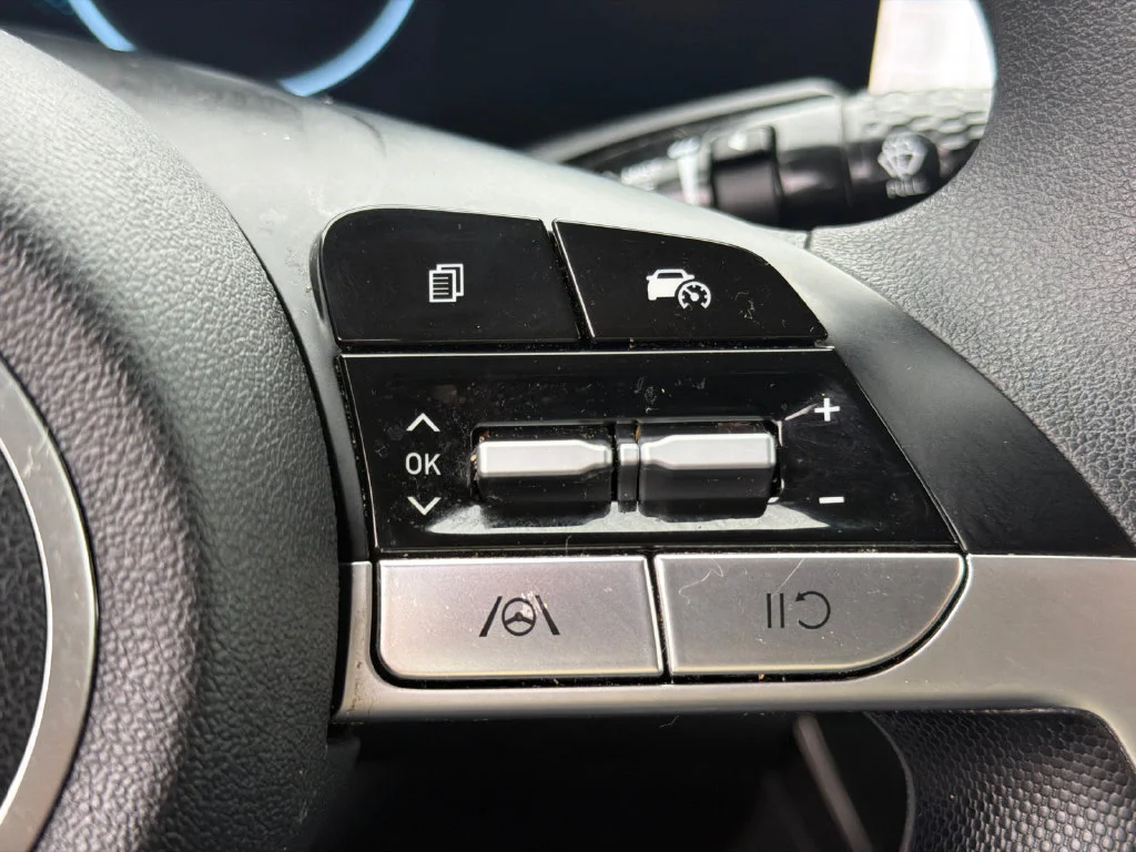 Used 2024 White Hyundai SEL image 25