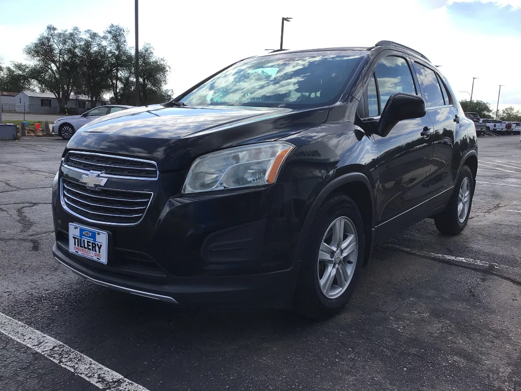 Used 2016 BLACK GRANITE METALLIC Chevrolet LT image 3