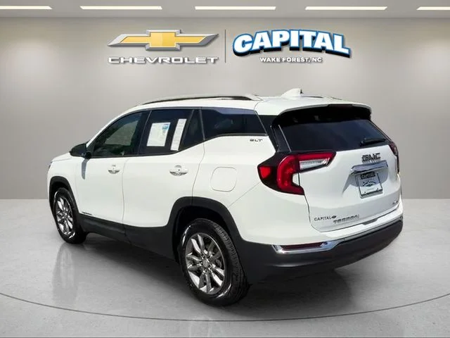 Used 2024 White GMC SLT image 4