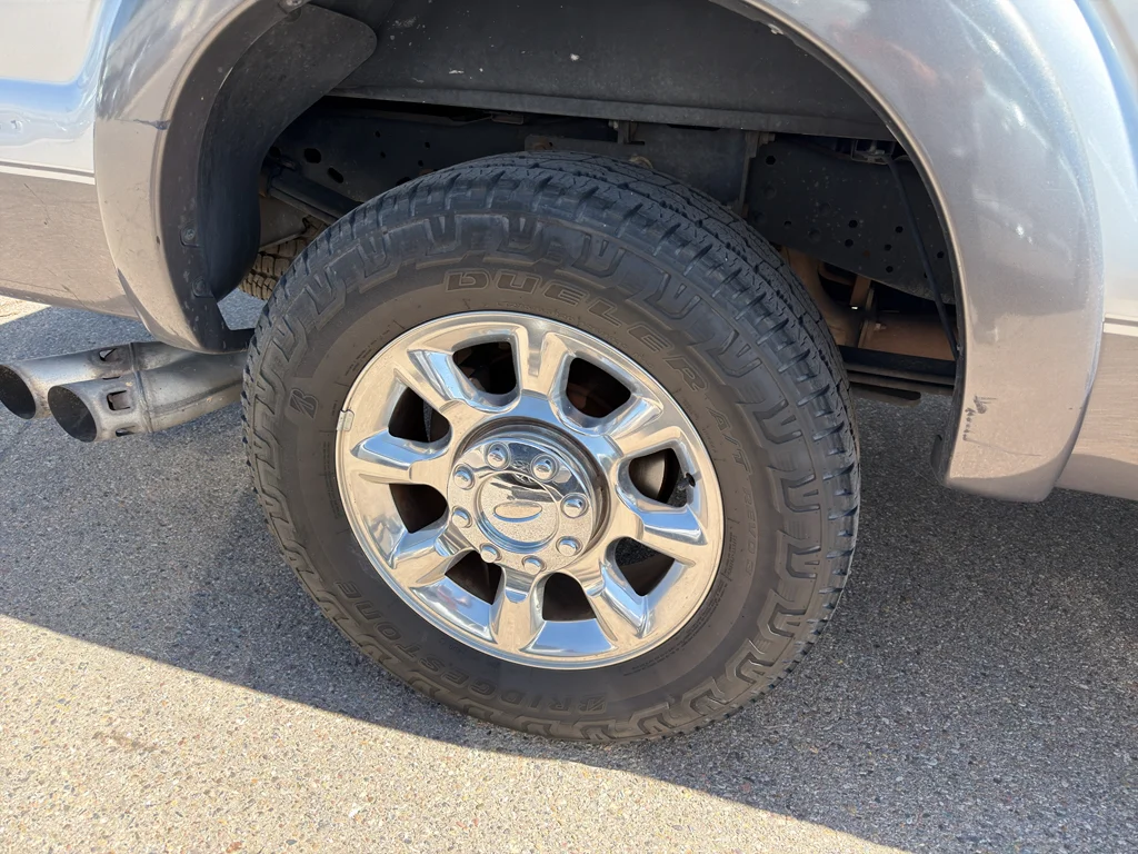 Used 2012 Ingot Silver Metallic Ford Lariat image 5