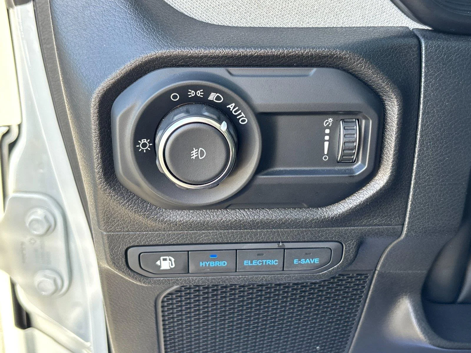 Used 2024 Bright White Clearcoat Jeep Sport S image 17