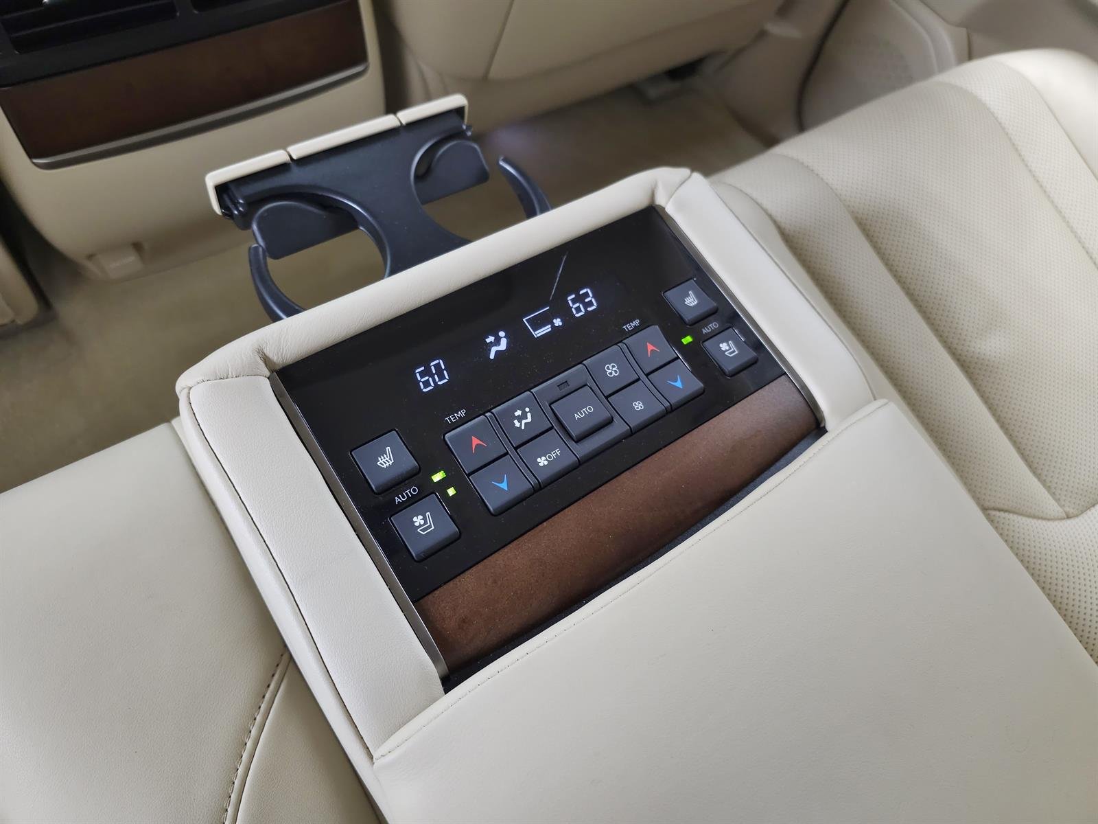 Certified Used 2021 White Lexus Two-Row image 33