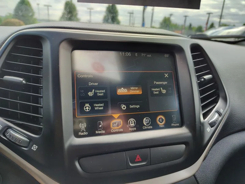 Used 2016 White Jeep Limited image 16