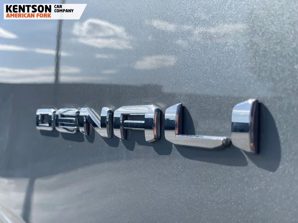 Used 2025 Gray GMC Denali image 17