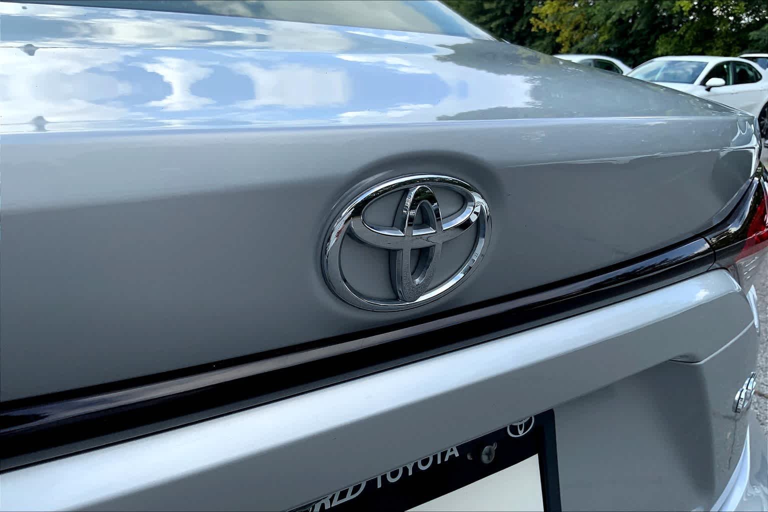 Used 2020 Classic Silver Metallic Toyota LE image 29