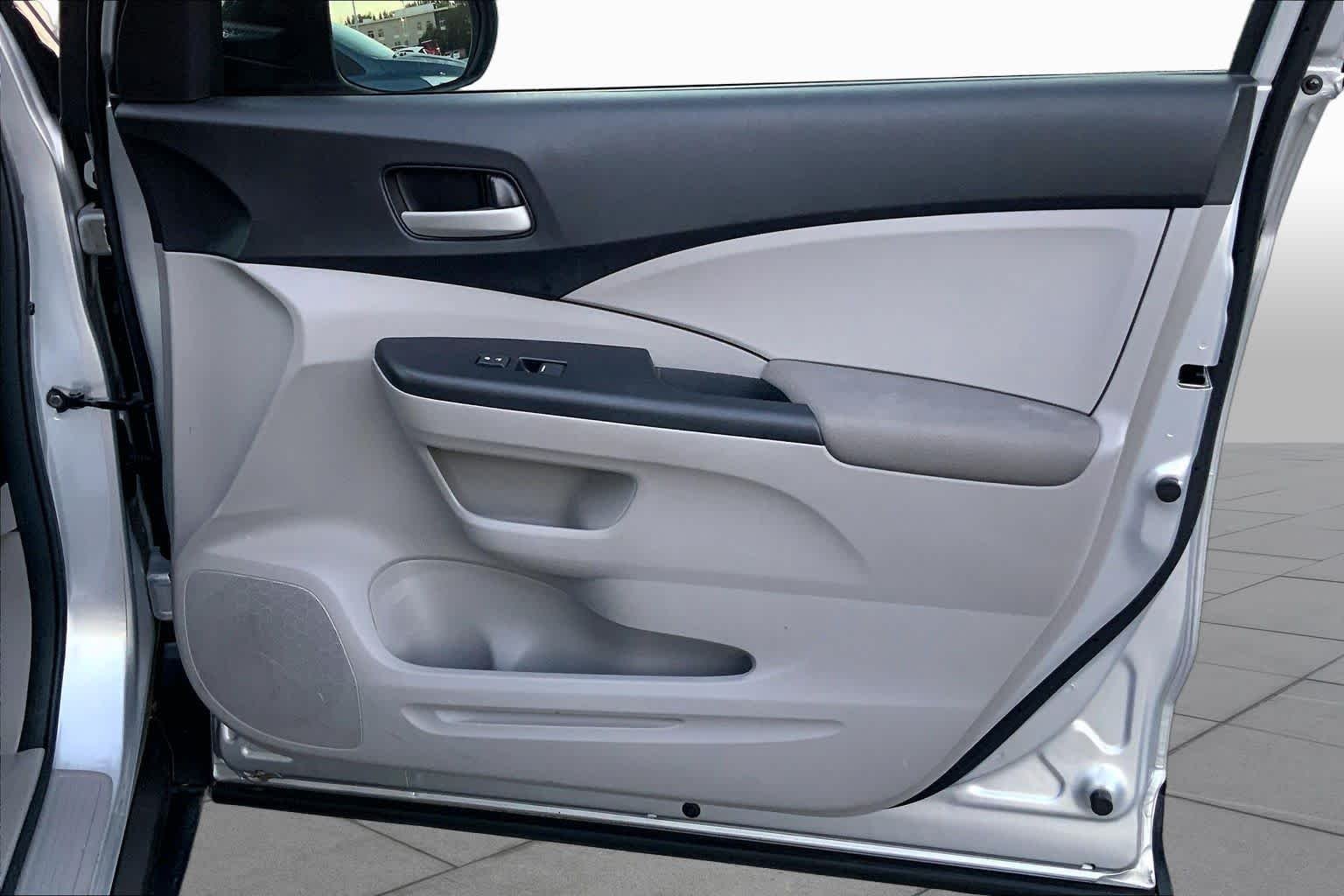 Used 2014 Alabaster Silver Metallic Honda LX image 20