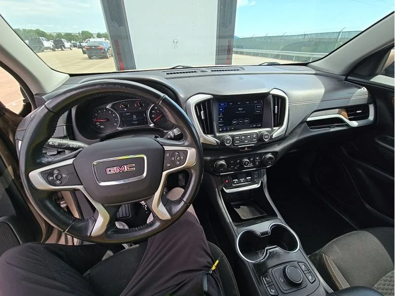 Used 2018 Coppertino Metallic GMC SLE image 28