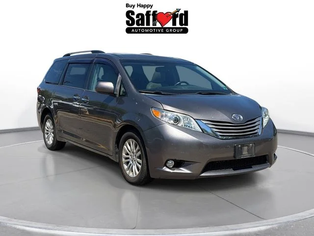 Used 2015 Gray Toyota XLE image 9