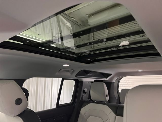 2025 Land Rover Defender S - Photo 31