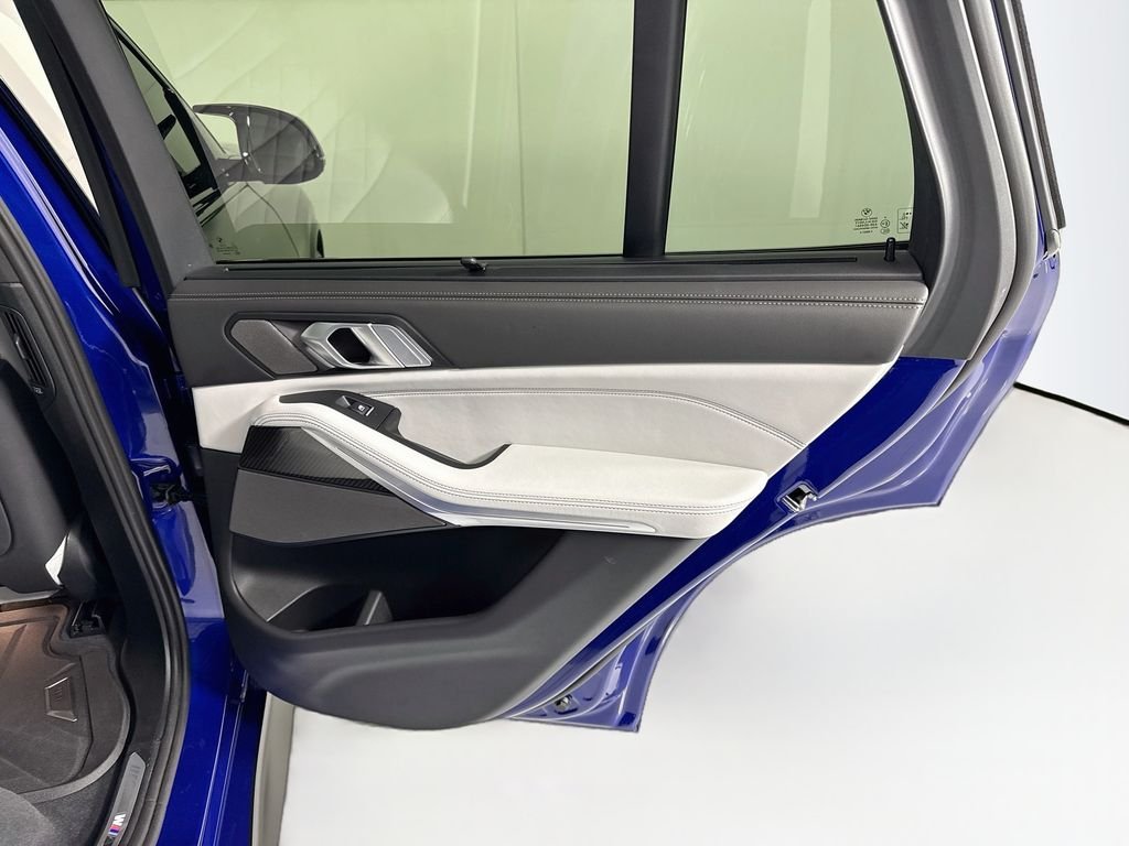 Used 2025 Blue Metallic BMW M60i image 28