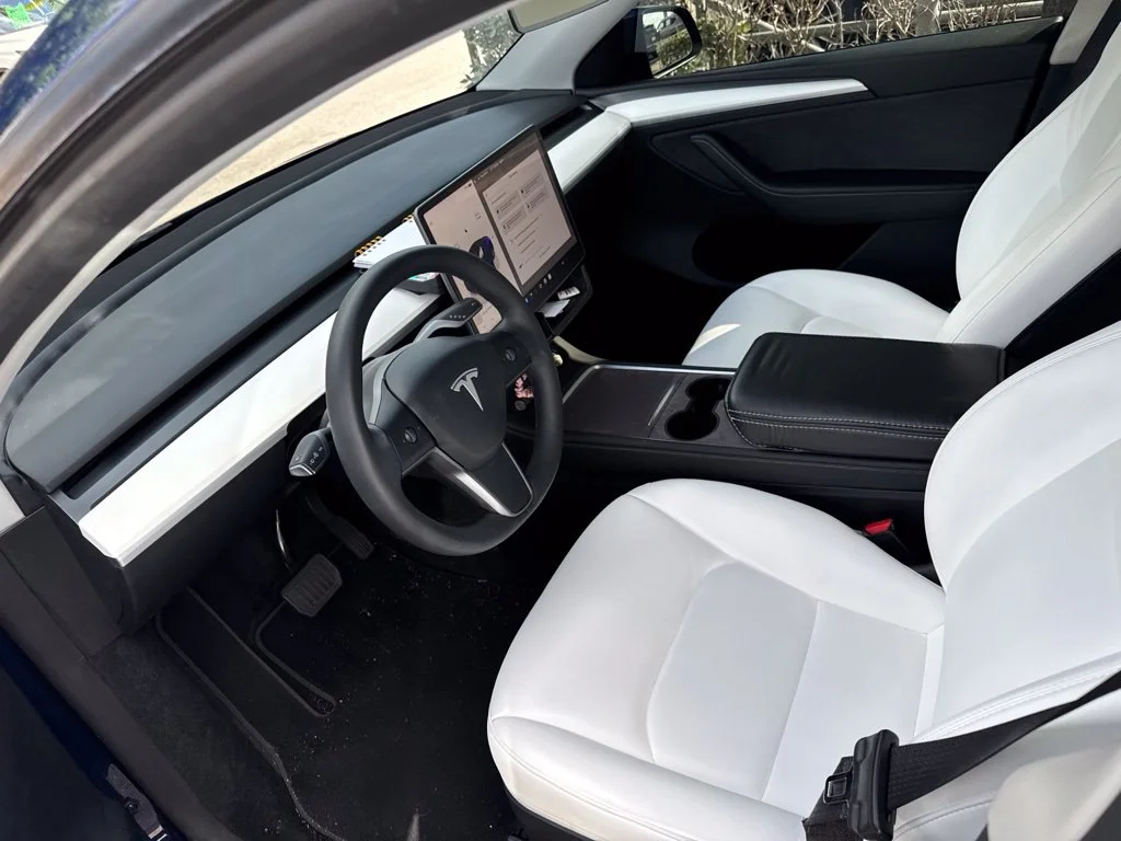 Used 2023  Tesla Long Range image 5