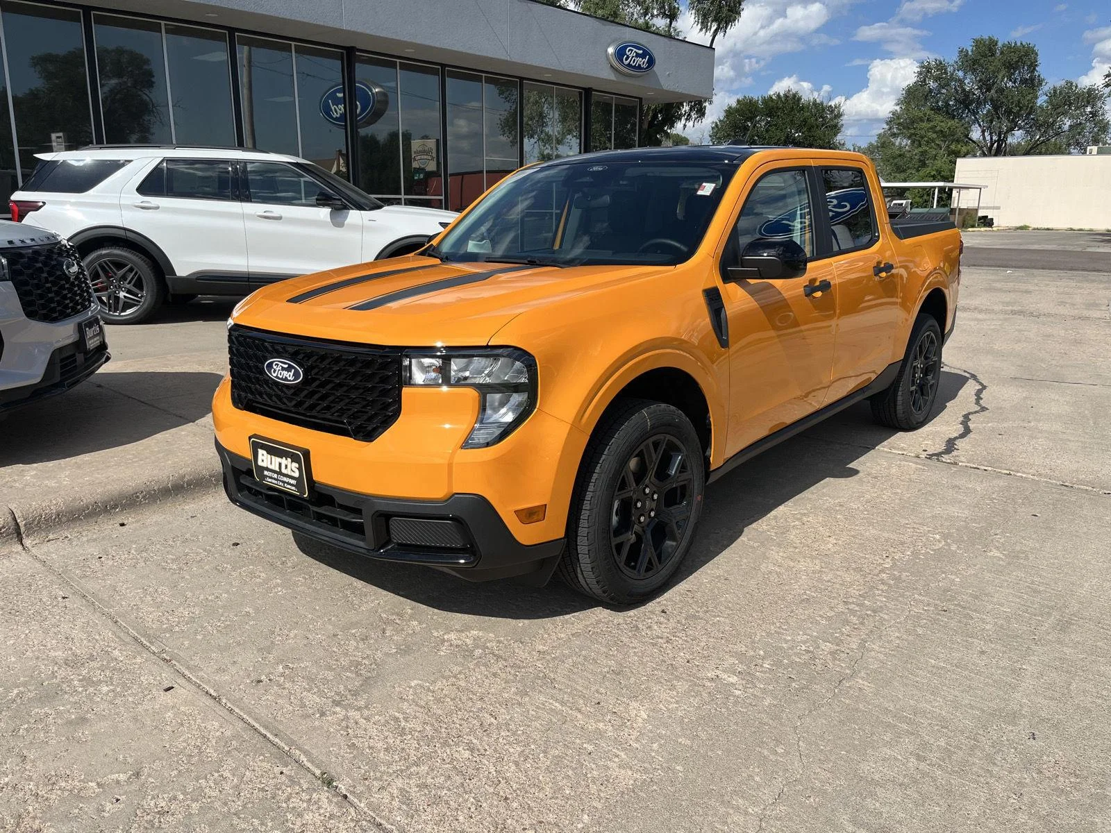 New 2026 Orange Fury Metallic Tri-Coat Ford XLT image 2