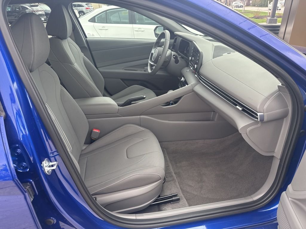 2025 Hyundai Elantra SEL - Photo 33