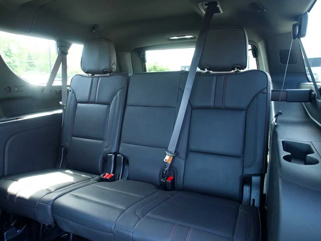 2023 Chevrolet Suburban RST - Photo 23