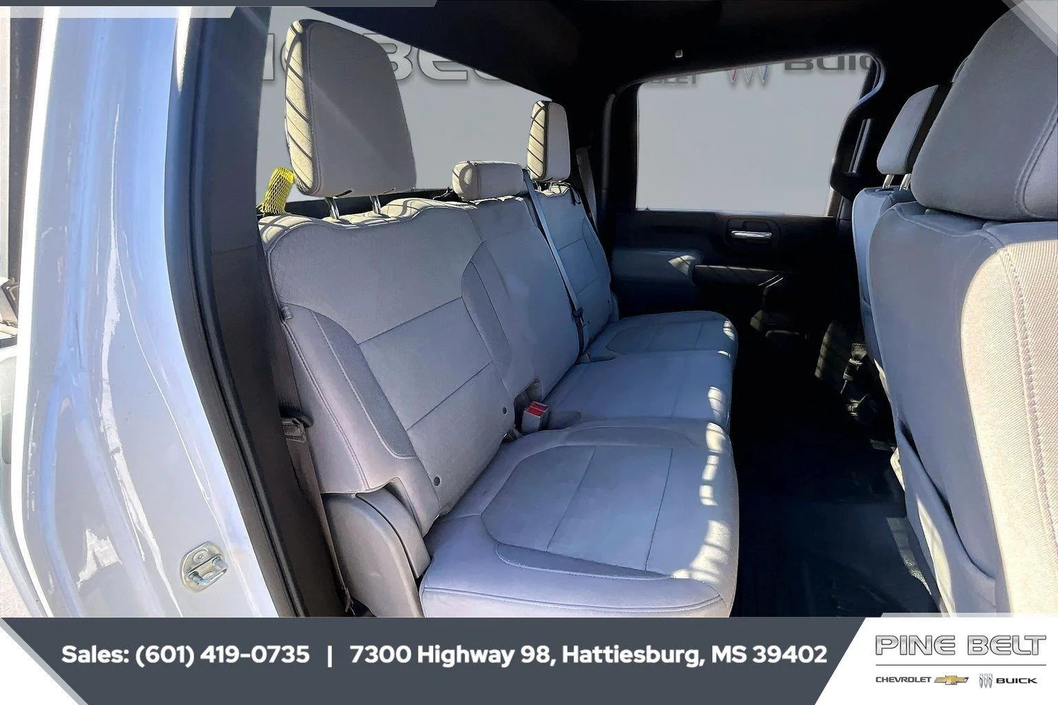 Used 2021 SUMMIT WHITE Chevrolet LT image 21