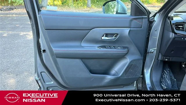 Used 2025 Gray Nissan SR image 9