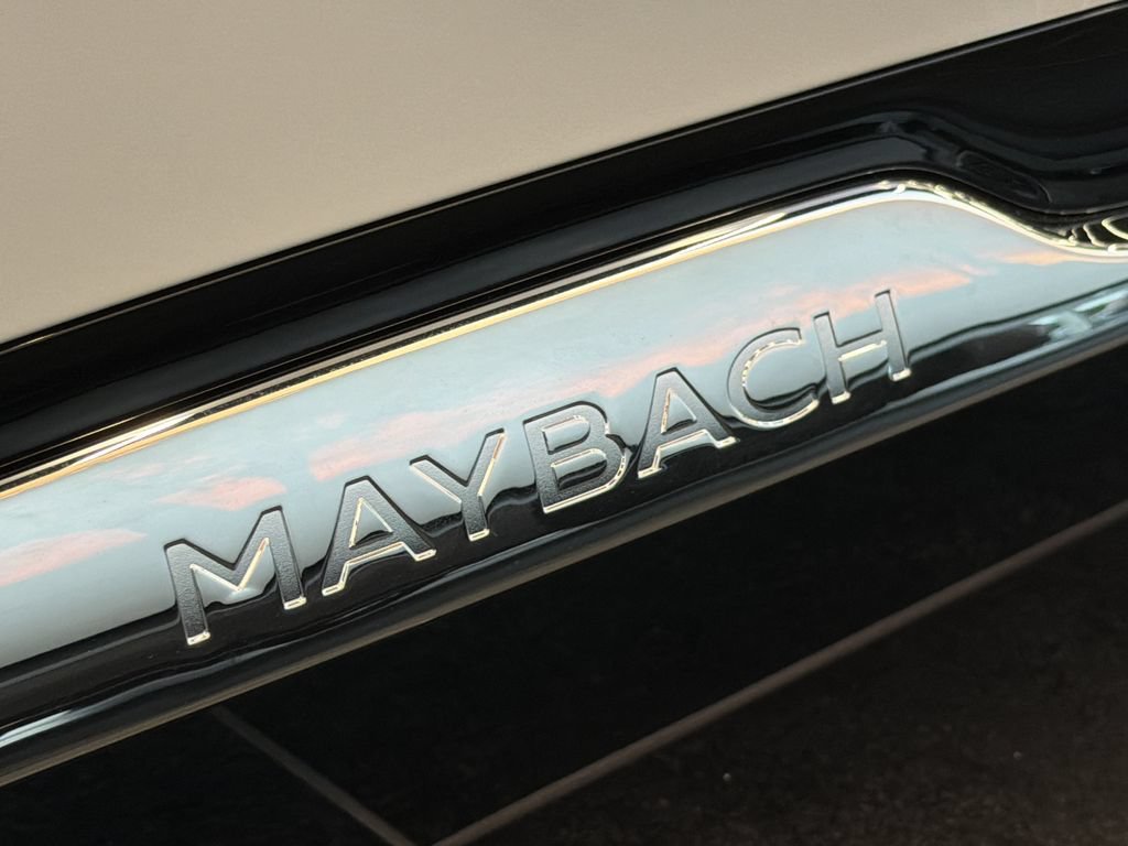 New 2027 MANUFAKTUR moonlight white magno (White Ambiance) Mercedes-Benz Maybach SL 680 Monogram Series image 63