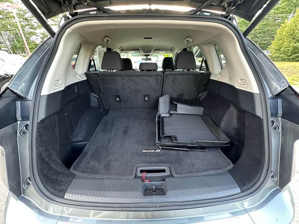 Used 2025 Gray Nissan SV image 24