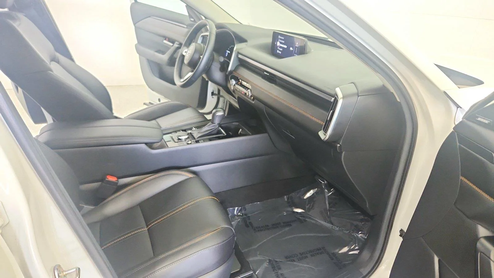 Used 2025 Wind Chill Pearl Mazda Premium Package image 28