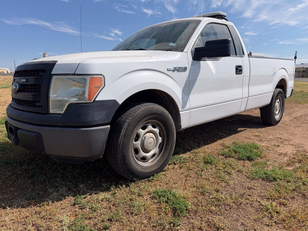 Used 2014 Oxford White Ford XL image 3