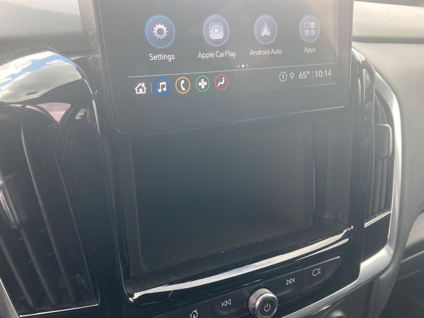 Used 2022 Silver Ice Metallic Chevrolet LT Cloth image 19