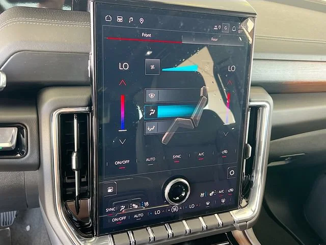 2026 GMC Yukon Denali - Photo 11