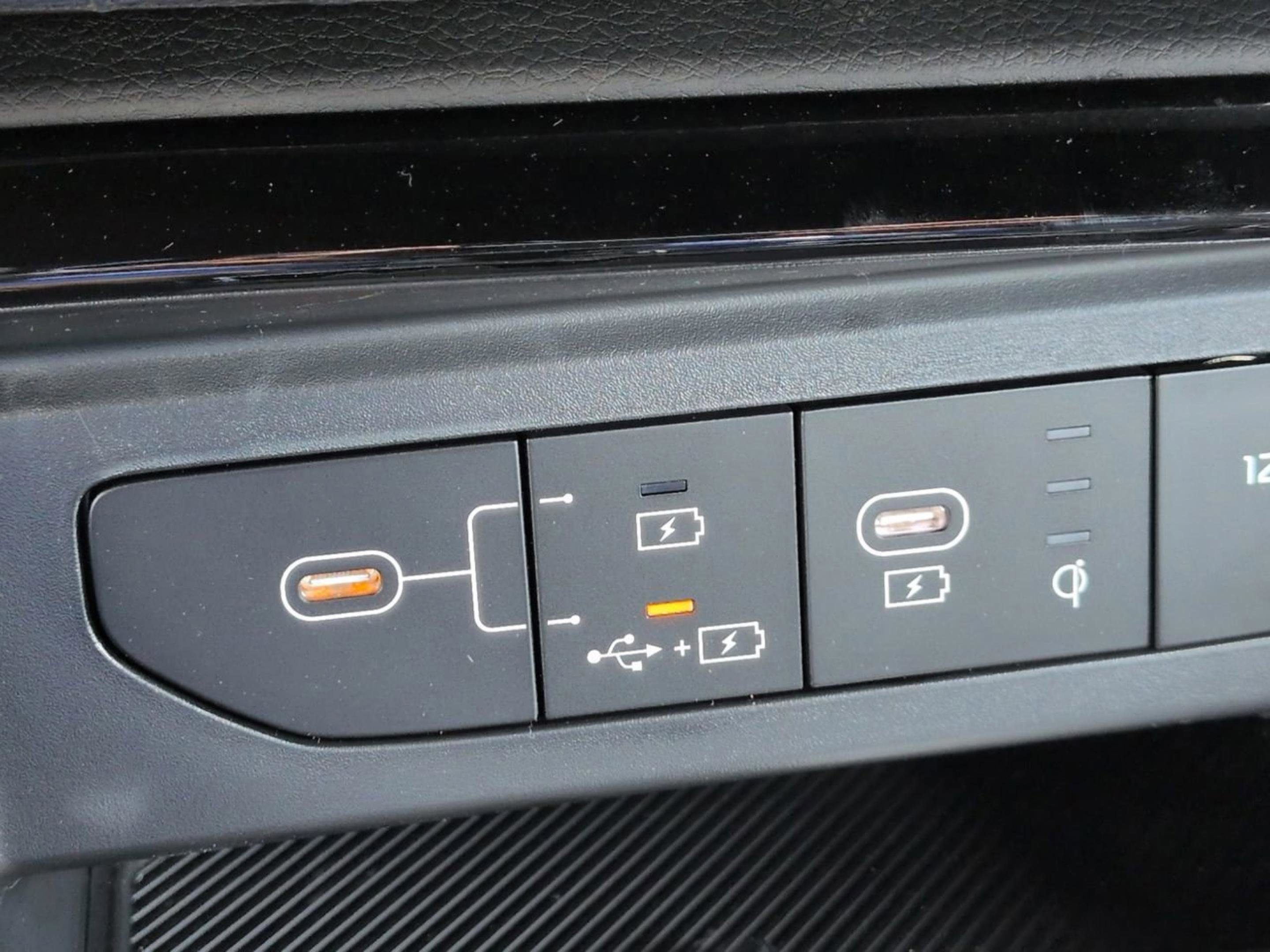 New 2026 Snow White Pearl Kia GT-Line image 21