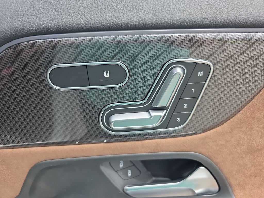 New 2026 White Mercedes-Benz GLA 250 image 17
