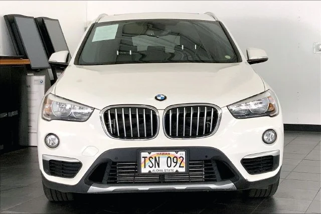 Used 2018 White BMW sDrive28i image 3