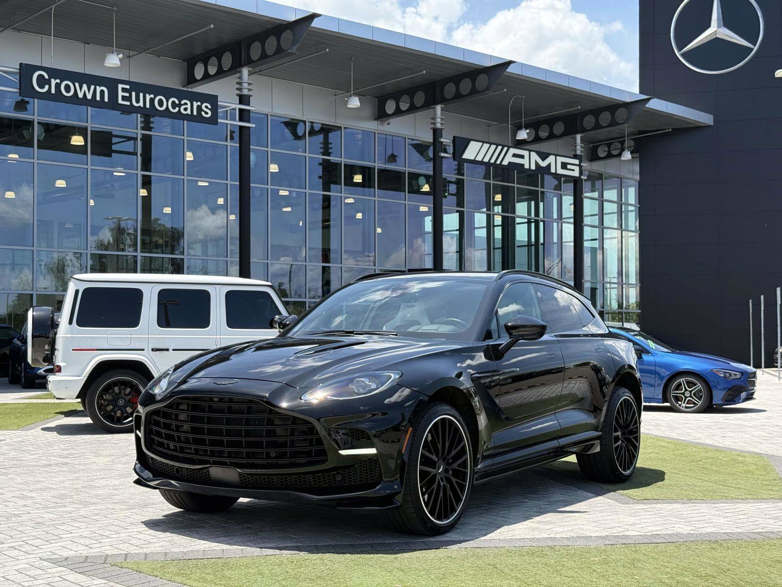 2023 Aston Martin DBX 4.0 V8 707 AWD's photo