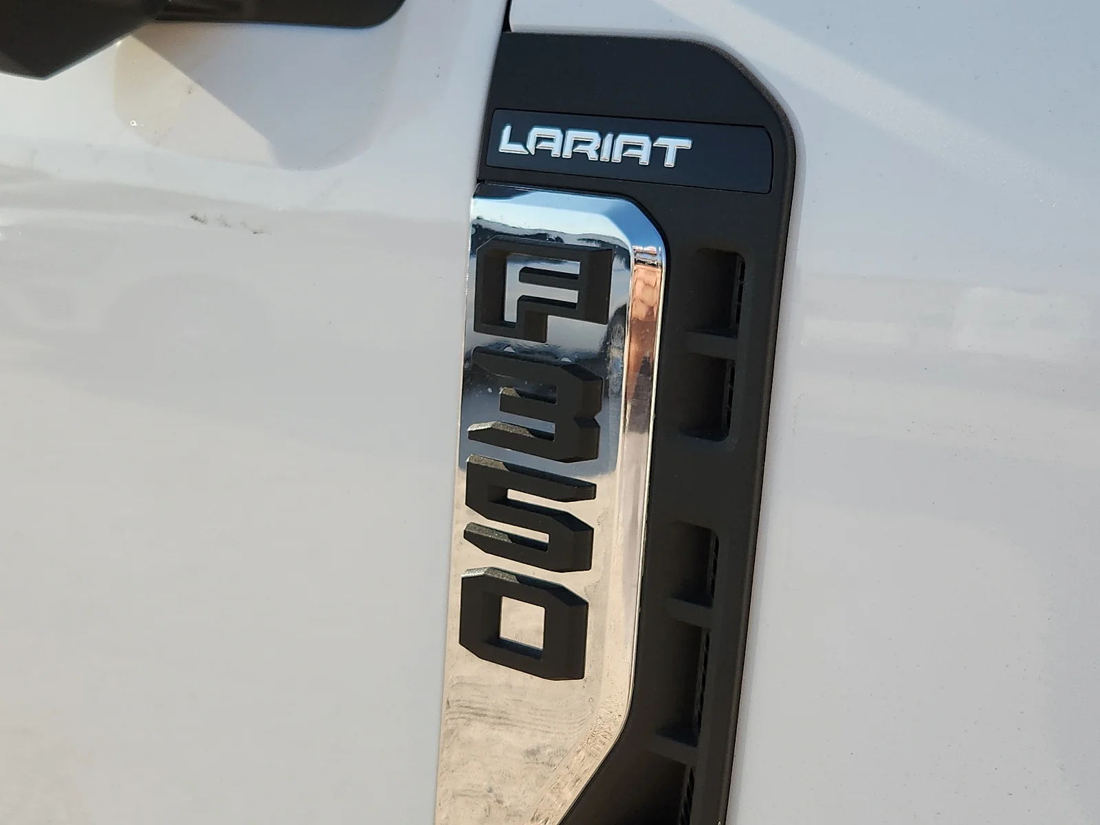 New 2026 Oxford White Ford Lariat image 10