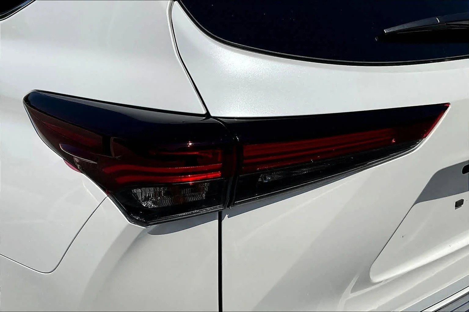 New 2026 Wind Chill Pearl Toyota Platinum image 14