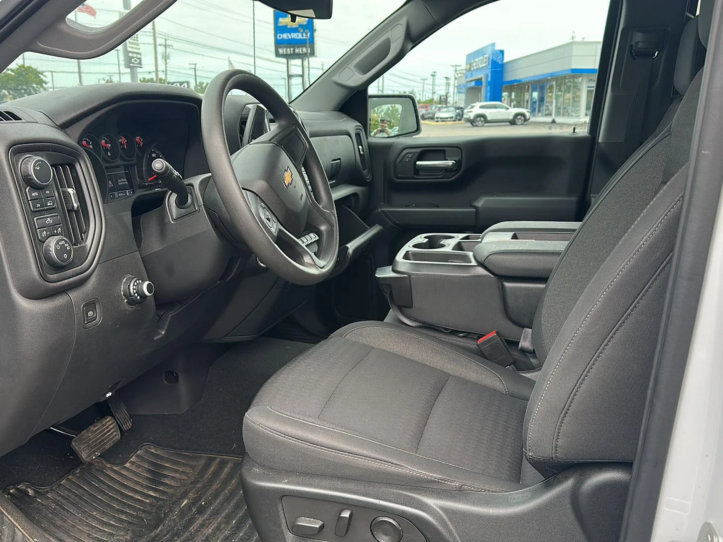 Used 2022 SUMMIT WHITE Chevrolet Custom image 7