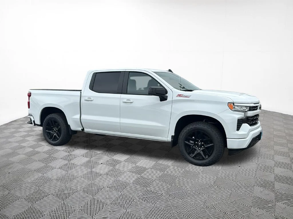 New 2026 Summit White Chevrolet RST image 5