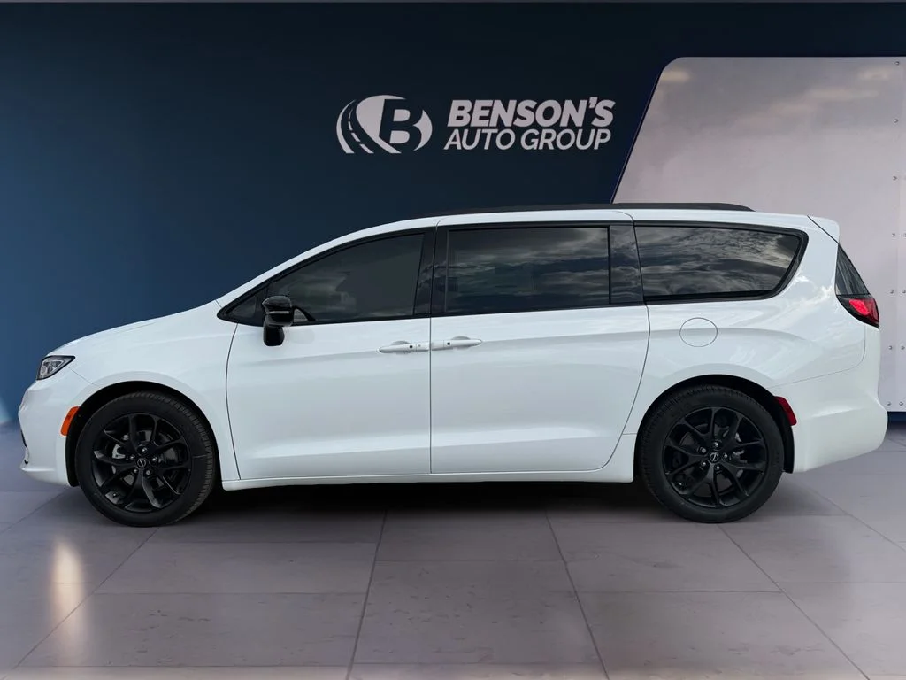New 2026 White Chrysler Limited image 2