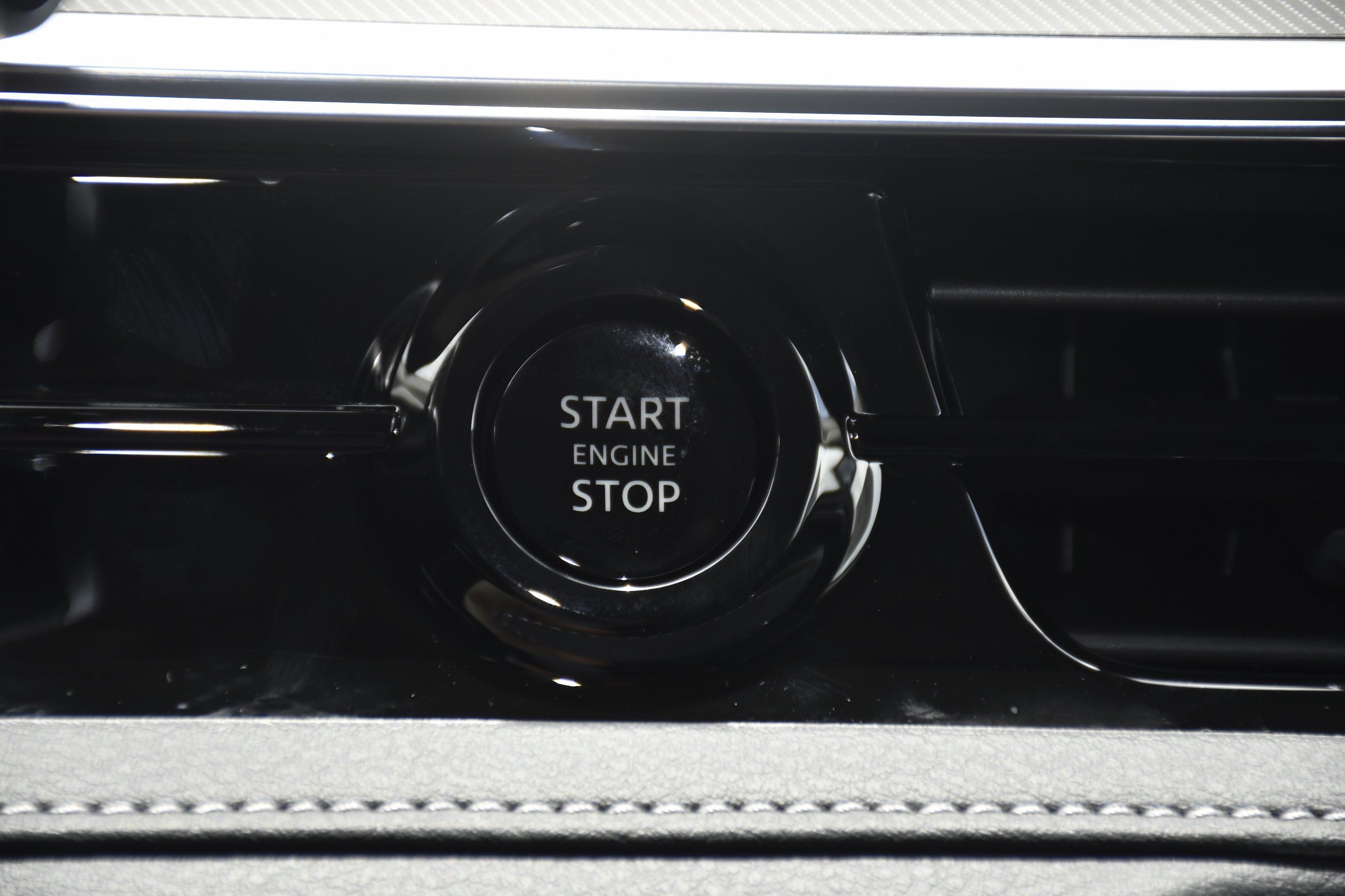New 2026 BLACK OBSIDIAN INFINITI Luxe 2WD image 22