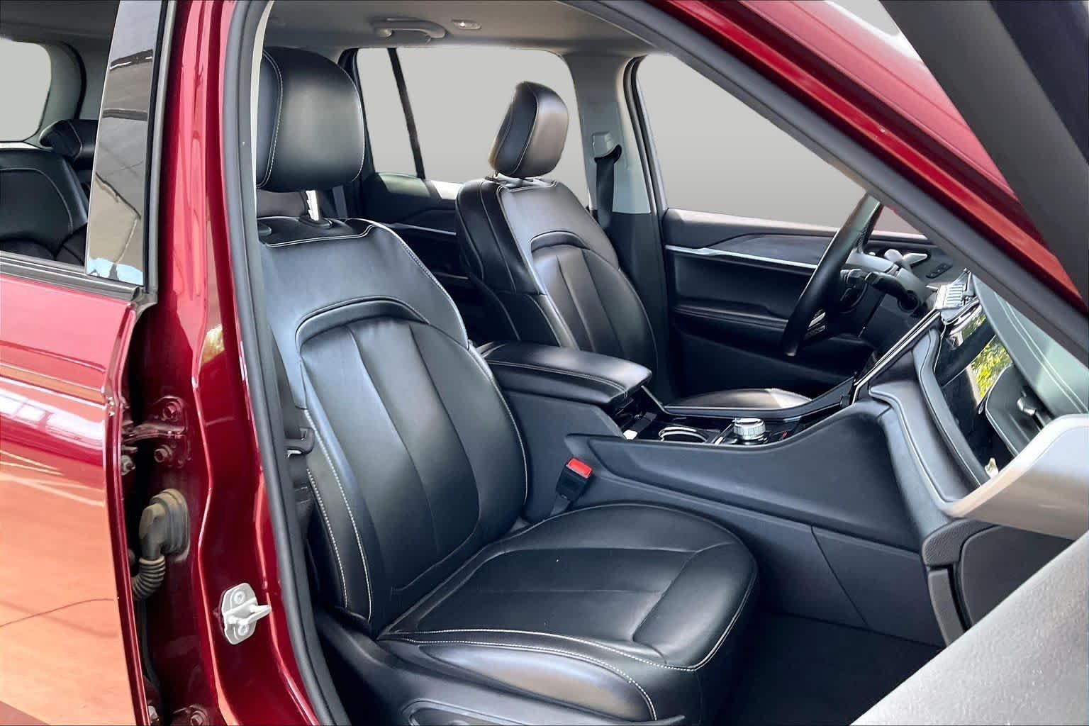 Used 2022 Velvet Red Pearlcoat Jeep Limited image 9