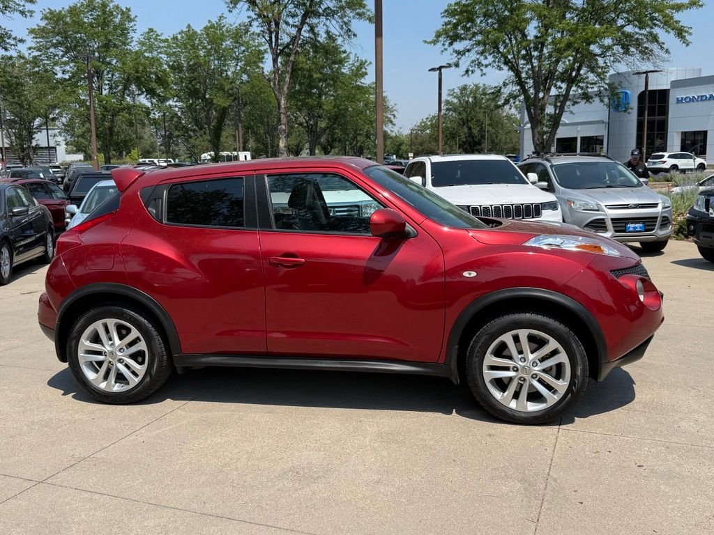 Used 2013 Cayenne Red Nissan SL image 3
