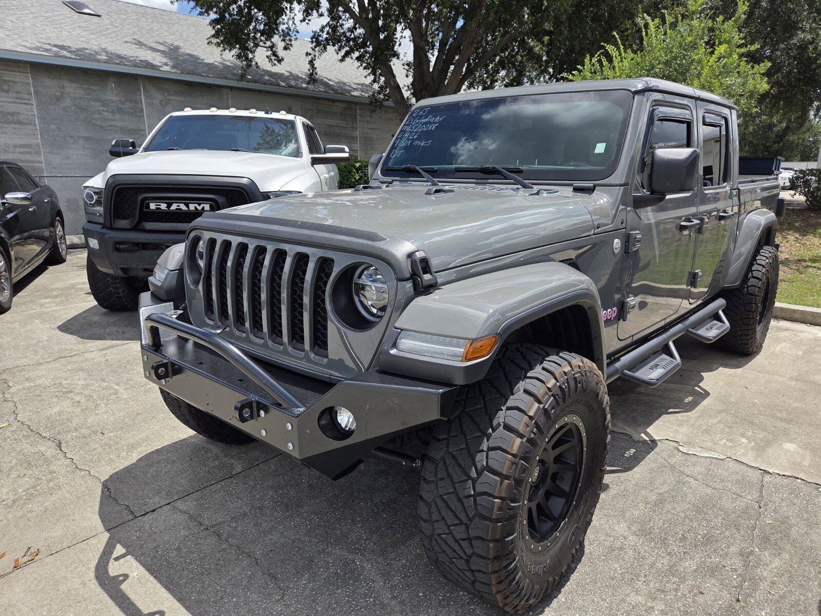 Used 2021 Sting-Gray Clearcoat Jeep Overland image 2