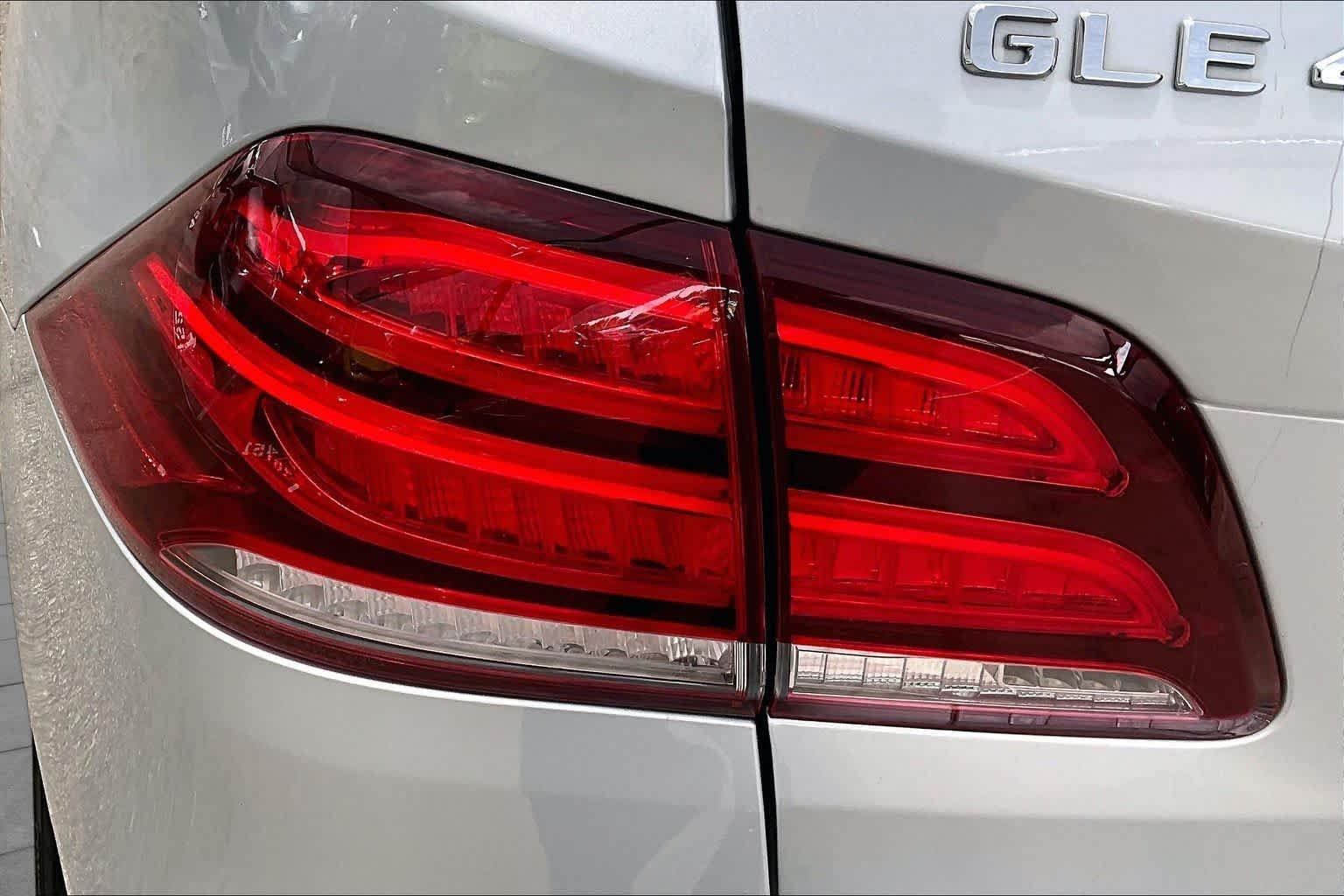 Used 2019 Iridium Silver Metallic Mercedes-Benz GLE 400 image 29