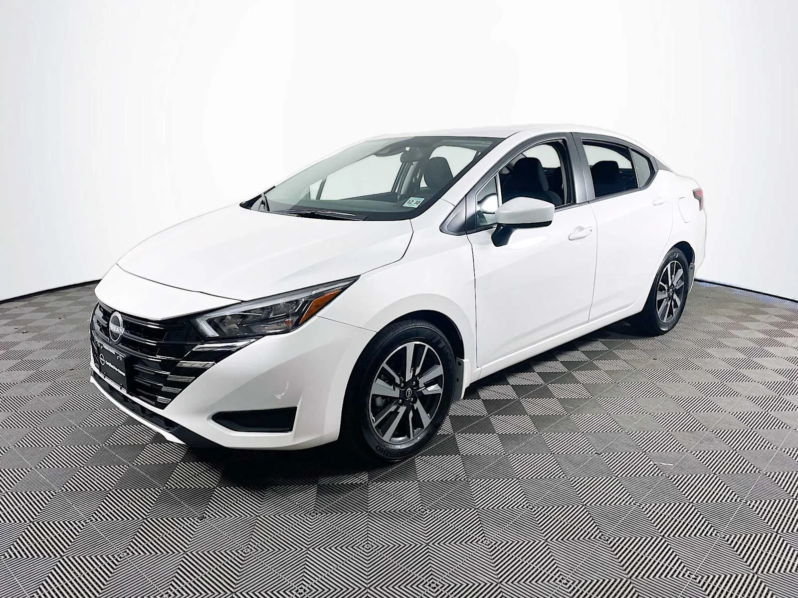 2025 Nissan Versa 1.6 SV CVT's photo