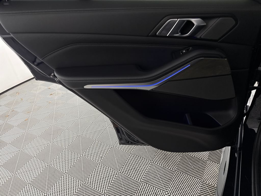 2020 BMW X5 M50i - Photo 12