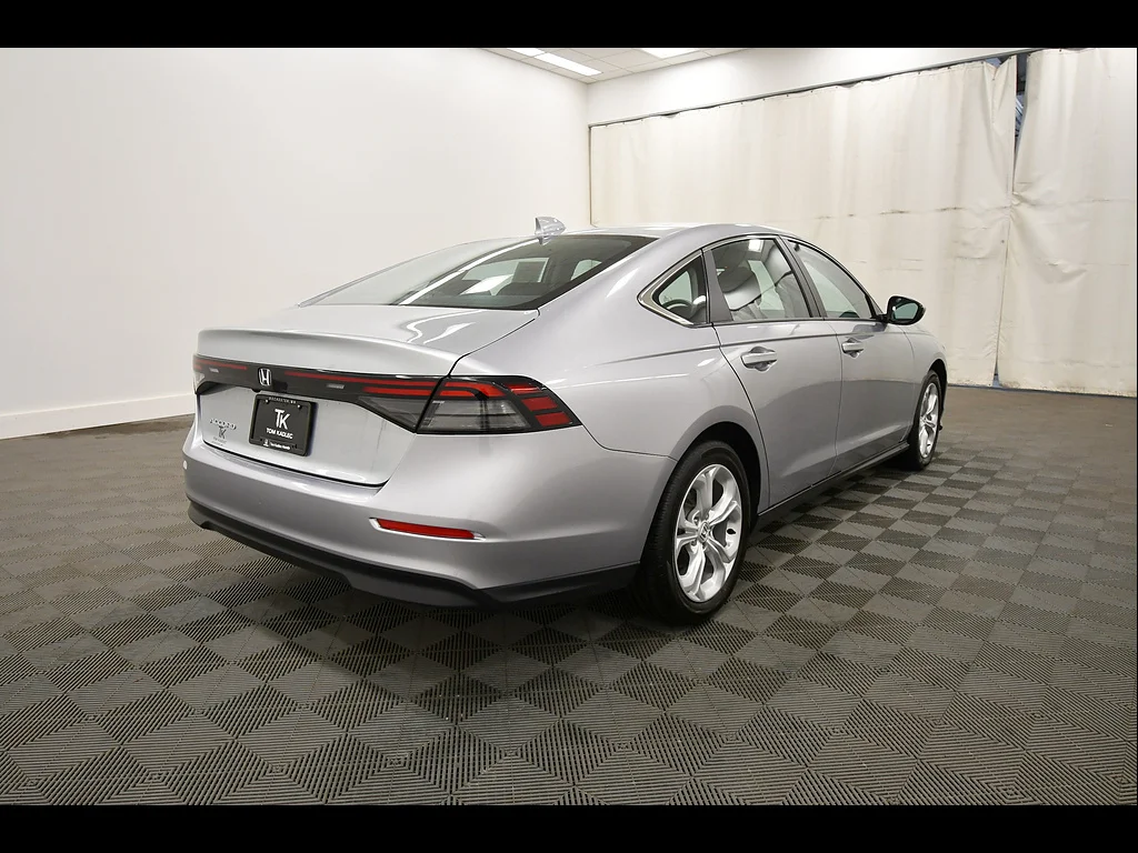 Used 2024 Solar Silver Metallic Honda LX image 8