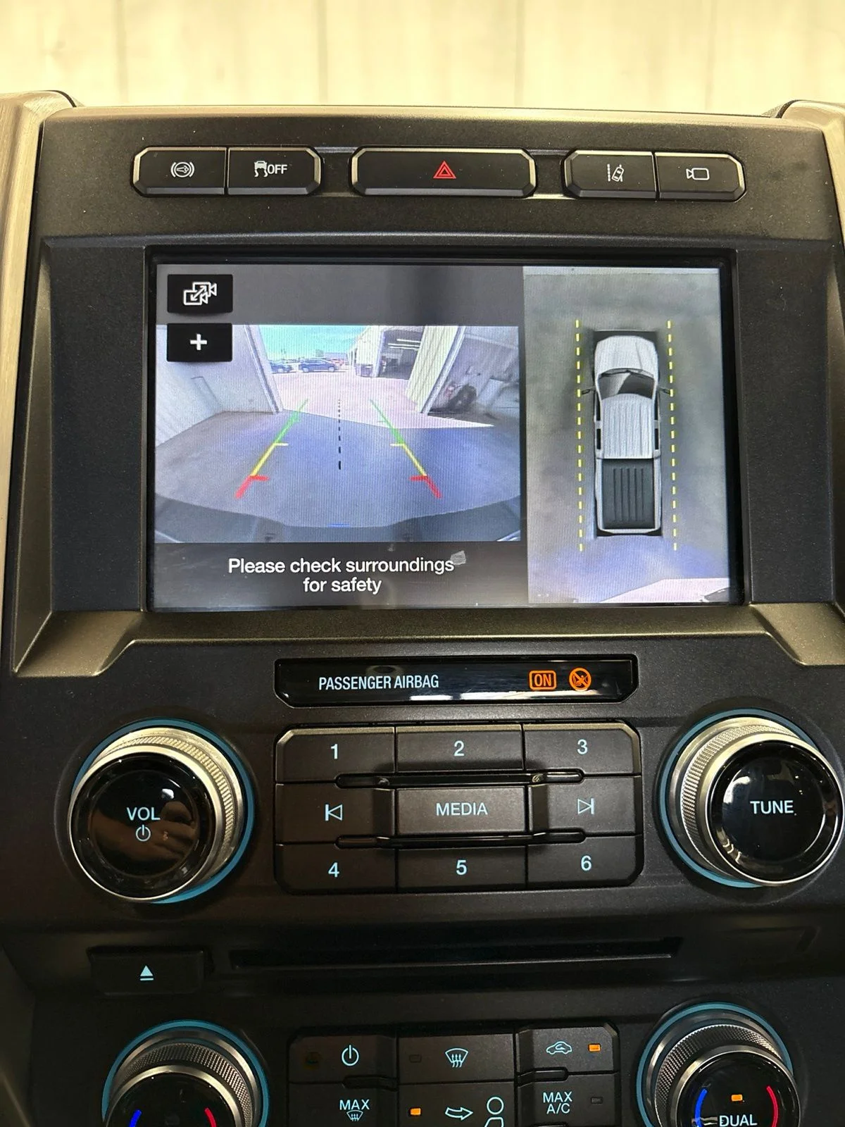 Used 2017 White Ford Platinum image 12