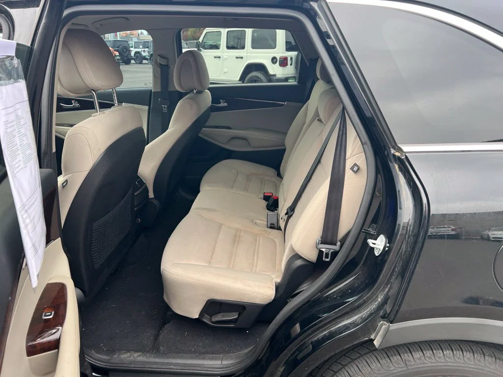 Used 2016 Black Kia LX image 8