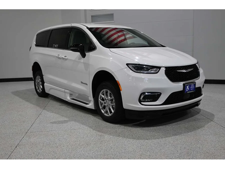 Used 2024 WHITE Chrysler Touring L Mobility Handicap Van image 4
